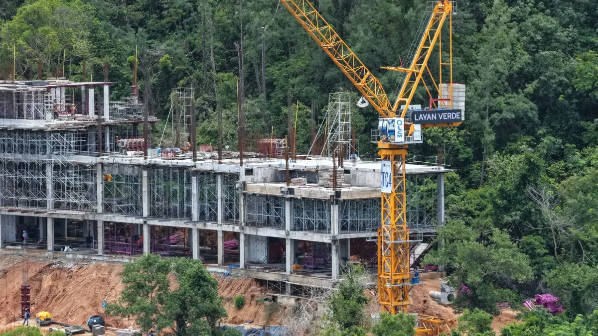 Layan Verde construction progress with columns being built on the 3rd floor of zone 3 in building A5