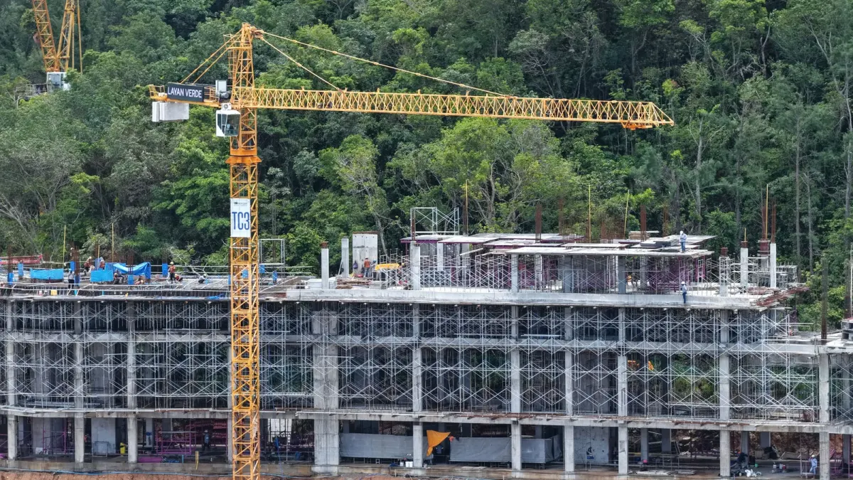 Construction scaffolding on a multi‑storey condominium building in Thailand